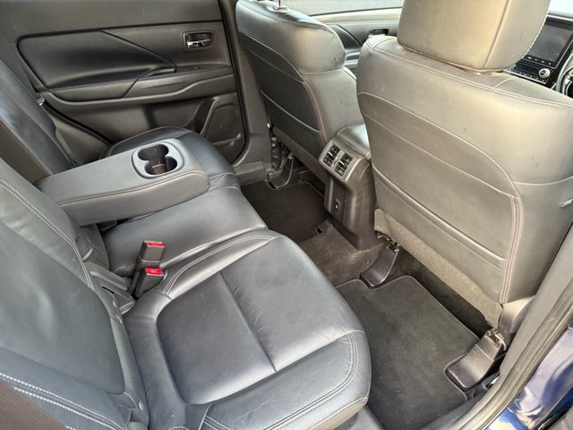 2020 MITSUBISHI OUTLANDER 2.0 MIVEC Exceed SUV 5dr Petrol CVT 4WD Euro 6 (s/s) (150 ps) - Photo 10