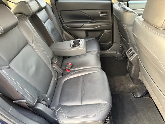 2020 MITSUBISHI OUTLANDER 2.0 MIVEC Exceed SUV 5dr Petrol CVT 4WD Euro 6 (s/s) (150 ps) - Photo 11