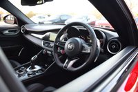 USED 2021 71 ALFA ROMEO GIULIA 2.9 V6 Bi-Turbo Quadrifoglio Saloon 4dr Petrol GPF Auto Euro 6 (s/s) (510 ps) AKRAPOVIC / CARBON ROOF / FASH