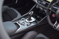 USED 2021 71 ALFA ROMEO GIULIA 2.9 V6 Bi-Turbo Quadrifoglio Saloon 4dr Petrol GPF Auto Euro 6 (s/s) (510 ps) AKRAPOVIC / CARBON ROOF / FASH