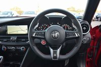 USED 2021 71 ALFA ROMEO GIULIA 2.9 V6 Bi-Turbo Quadrifoglio Saloon 4dr Petrol GPF Auto Euro 6 (s/s) (510 ps) AKRAPOVIC / CARBON ROOF / FASH