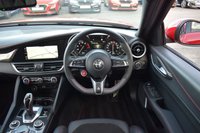 USED 2021 71 ALFA ROMEO GIULIA 2.9 V6 Bi-Turbo Quadrifoglio Saloon 4dr Petrol GPF Auto Euro 6 (s/s) (510 ps) AKRAPOVIC / CARBON ROOF / FASH