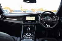 USED 2021 71 ALFA ROMEO GIULIA 2.9 V6 Bi-Turbo Quadrifoglio Saloon 4dr Petrol GPF Auto Euro 6 (s/s) (510 ps) AKRAPOVIC / CARBON ROOF / FASH