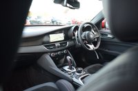 USED 2021 71 ALFA ROMEO GIULIA 2.9 V6 Bi-Turbo Quadrifoglio Saloon 4dr Petrol GPF Auto Euro 6 (s/s) (510 ps) AKRAPOVIC / CARBON ROOF / FASH