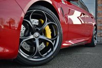 USED 2021 71 ALFA ROMEO GIULIA 2.9 V6 Bi-Turbo Quadrifoglio Saloon 4dr Petrol GPF Auto Euro 6 (s/s) (510 ps) AKRAPOVIC / CARBON ROOF / FASH