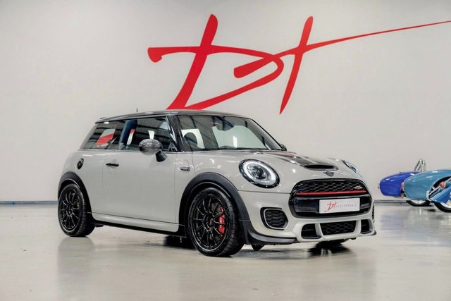 2017 MINI HATCH