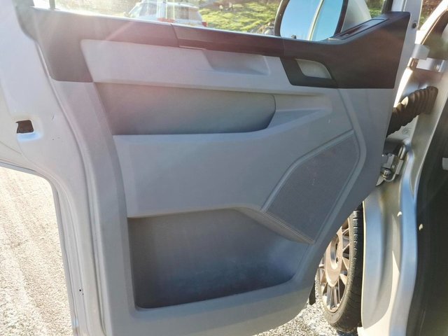 2017 VOLKSWAGEN TRANSPORTER - Photo 6