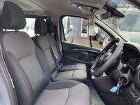 USED 2022 72 RENAULT TRAFIC 2.0 dCi LL30 Business Minibus Double Cab 5dr Diesel Manual L2 H1 Euro 6 (s/s) (9 Seat) (150 ps) 1 OWNER, DRIVE AWAY TODAY