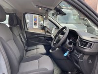 USED 2022 72 RENAULT TRAFIC 2.0 dCi LL30 Business Minibus Double Cab 5dr Diesel Manual L2 H1 Euro 6 (s/s) (9 Seat) (150 ps) 1 OWNER, DRIVE AWAY TODAY
