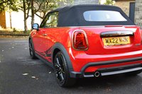 USED 2022 22 MINI CONVERTIBLE 1.5 Cooper Exclusive Convertible 2dr Petrol Steptronic Euro 6 (s/s) (136 ps) APPLE CAR PLAY WITH SAT NAV/MAPS,