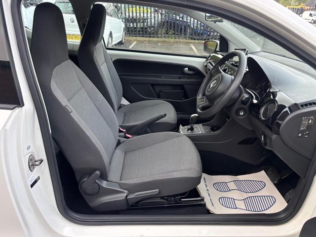2013 VOLKSWAGEN UP! 2013 Hatchback 1.0 BlueMotion Tech Move up! (2013/63) - Photo 11
