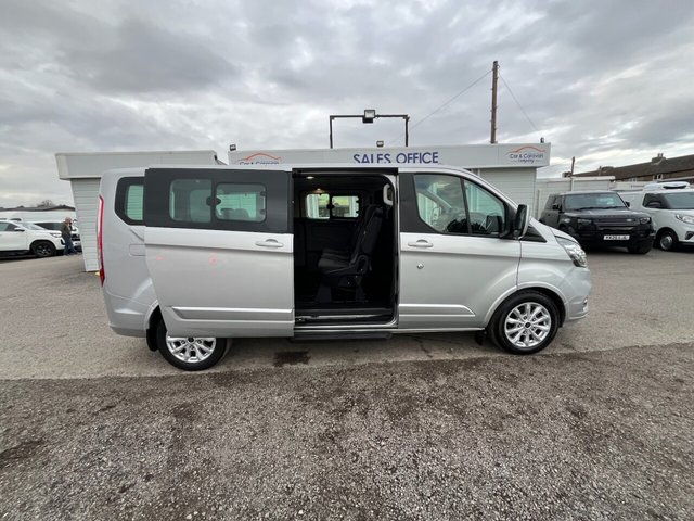 2022 Ford Tourneo Custom 2L Titanium 5dr - Photo 8