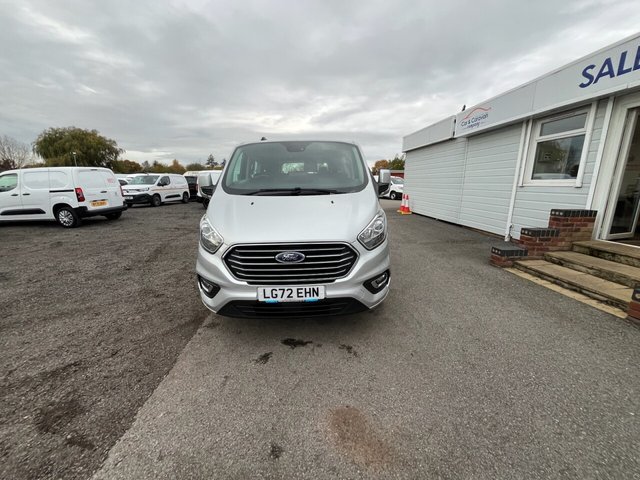 2022 Ford Tourneo Custom 2L Titanium 5dr - Photo 2