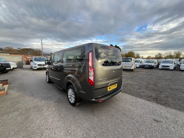 2022 Ford Tourneo Custom 2L Titanium 5dr - Photo 4
