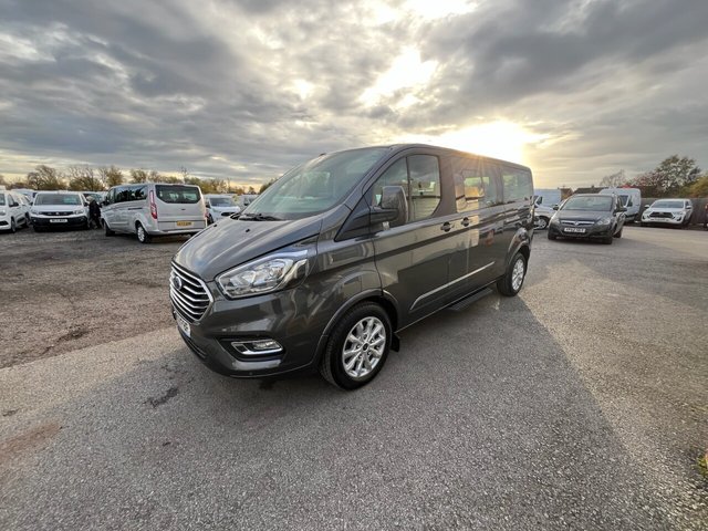 2022 Ford Tourneo Custom 2L Titanium 5dr - Photo 3