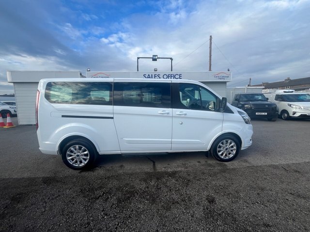 2022 Ford Tourneo Custom 2L Titanium 5dr - Photo 4