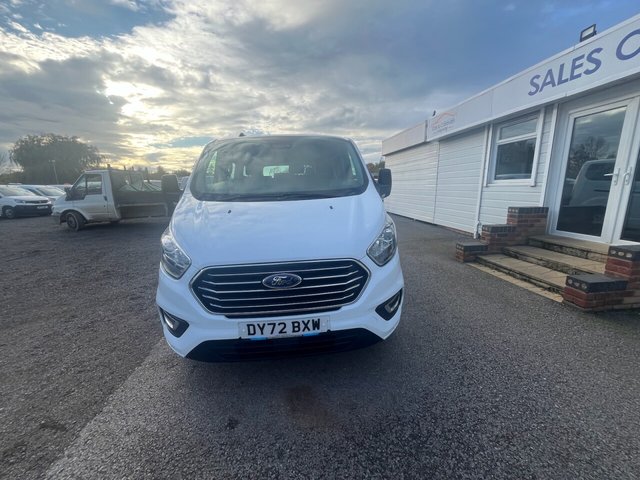 2022 Ford Tourneo Custom 2L Titanium 5dr - Photo 2