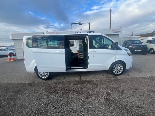 2022 Ford Tourneo Custom 2L Titanium 5dr - Photo 5