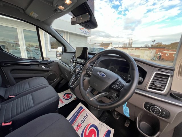 2022 Ford Tourneo Custom 2L Titanium 5dr - Photo 12