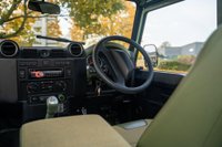 USED 2011 61 LAND ROVER DEFENDER 90 2.4 TDCi Pickup 2dr Diesel Manual 4WD SWB Euro 4 (122 bhp) Incredibly Restored|Re-trimmed