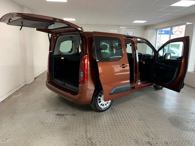 2022 Vauxhall Combo Life 1.5L Edition 5dr - Photo 9
