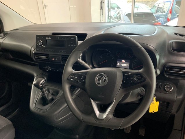 2022 Vauxhall Combo Life 1.5L Edition 5dr - Photo 12