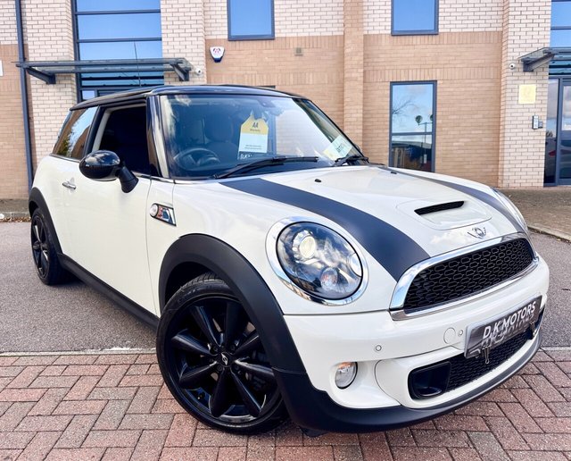 2014 63 MINI Hatch 1.6 Cooper S Hatchback 3dr Petrol Manual Euro 5 (s/s) (184 ps)