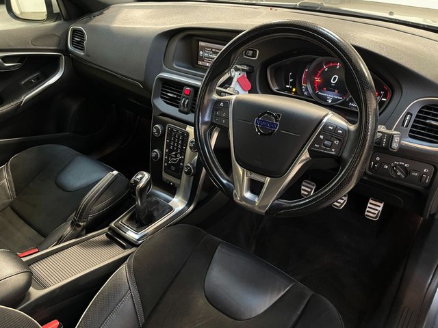 View our VOLVO V40