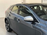 USED 2016 16 VOLVO V40 2.0 D2 R-Design Hatchback 5dr Diesel Manual Euro 6 (s/s) (120 ps) TOP SPEC+17"S+DAB+BLUETOOTH+