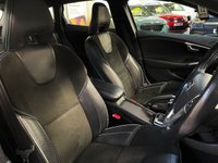 USED 2016 16 VOLVO V40 2.0 D2 R-Design Hatchback 5dr Diesel Manual Euro 6 (s/s) (120 ps) TOP SPEC+17"S+DAB+BLUETOOTH+