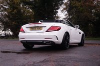 USED 2019 68 MERCEDES-BENZ SLC 1.6 SLC180 GPF AMG Line Convertible 2dr Petrol Manual Euro 6 (s/s) (156 ps) POLAR WHITE PAINTWORK + SAT NAV + DAB RADIO + BLUETOOTH