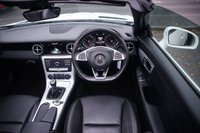 USED 2019 68 MERCEDES-BENZ SLC 1.6 SLC180 GPF AMG Line Convertible 2dr Petrol Manual Euro 6 (s/s) (156 ps) POLAR WHITE PAINTWORK + SAT NAV + DAB RADIO + BLUETOOTH