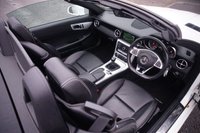 USED 2019 68 MERCEDES-BENZ SLC 1.6 SLC180 GPF AMG Line Convertible 2dr Petrol Manual Euro 6 (s/s) (156 ps) POLAR WHITE PAINTWORK + SAT NAV + DAB RADIO + BLUETOOTH