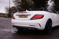 USED 2019 68 MERCEDES-BENZ SLC 1.6 SLC180 GPF AMG Line Convertible 2dr Petrol Manual Euro 6 (s/s) (156 ps) POLAR WHITE PAINTWORK + SAT NAV + DAB RADIO + BLUETOOTH