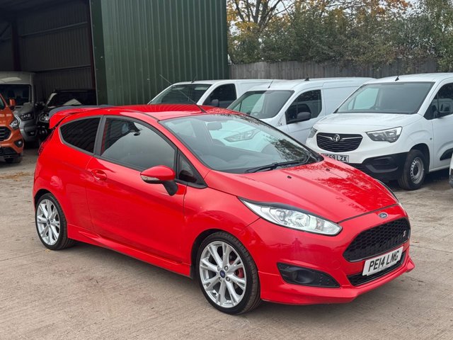 2014 FORD FIESTA - Photo 2