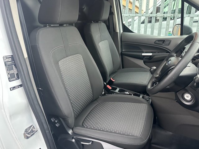 2024 Ford Transit Connect 1.5L Trend 5dr - Photo 4