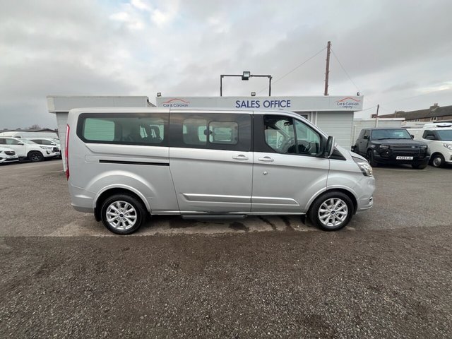 2022 Ford Tourneo Custom 2L Titanium 5dr - Photo 4