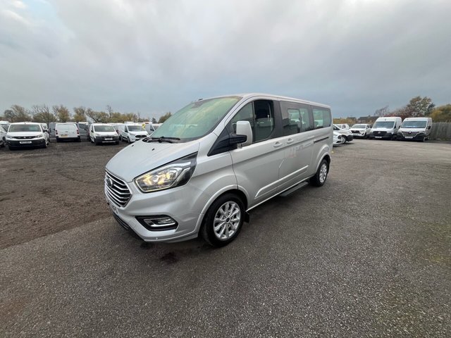 2022 Ford Tourneo Custom 2L Titanium 5dr - Photo 3