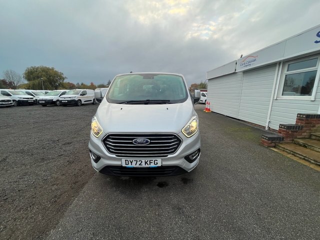 2022 Ford Tourneo Custom 2L Titanium 5dr - Photo 2