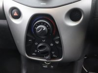USED 2018 67 TOYOTA AYGO 1.0 VVT-i x-play Hatchback 5dr Petrol Manual Euro 6 (68 ps) BLUETOOTH | ISOFIX | AIR CON