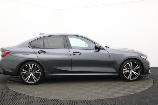 2021 BMW 3 Series 2L M Sport 4dr - Photo 2