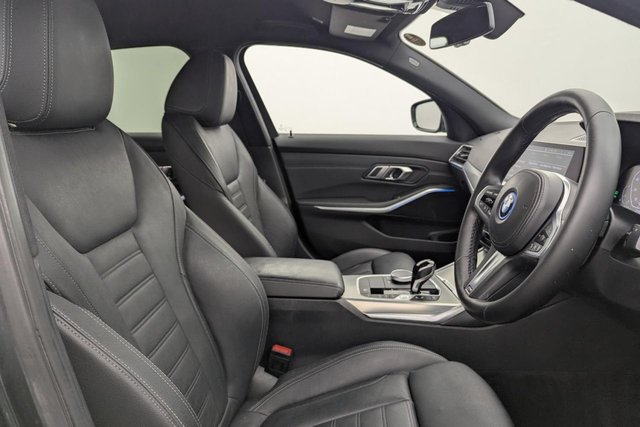 2021 BMW 3 Series 2L M Sport 4dr - Photo 3