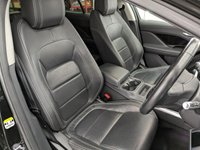 USED 2020 70 JAGUAR I-PACE 400 90kWh SE SUV 5dr Electric Auto 4WD (400 ps) 20'' ALLOY WHEELS , PAN ROOF , APPLE CARPLAY/ANDROID AUTO , SAT NAV , CRUISE CONTROL , HEATED LEATHER SEATS , DUAL CLIMATE CONTROL , REAR PARKING SENSORS , REVERSE CAMERA -  SERVICE