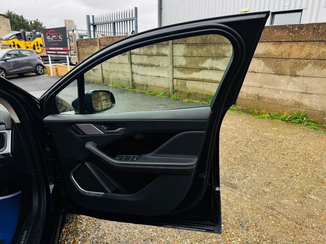 2022 Jaguar I-Pace - Photo 11