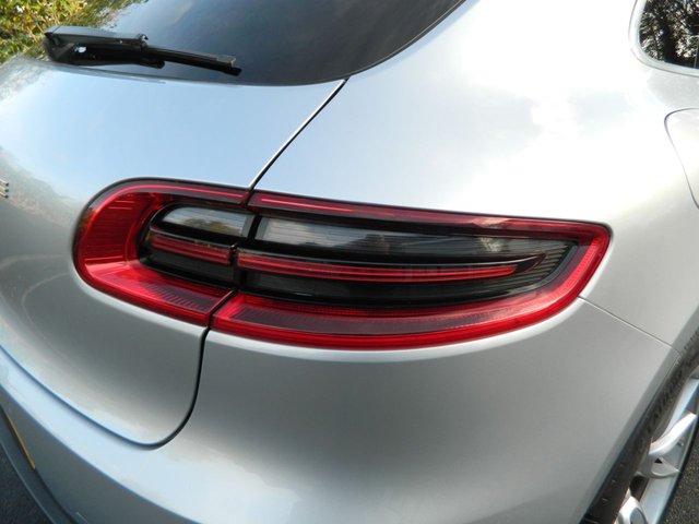 2014 Porsche Macan 3L S 5dr - Photo 11