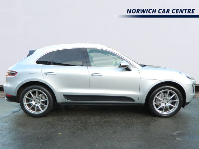 2014 Porsche Macan 3L S 5dr - Photo 2