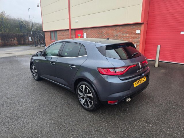 2019 RENAULT MEGANE - Photo 9