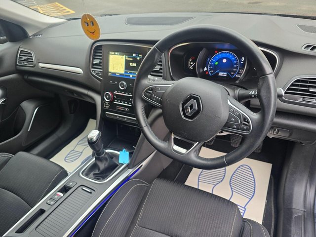 2019 RENAULT MEGANE - Photo 4