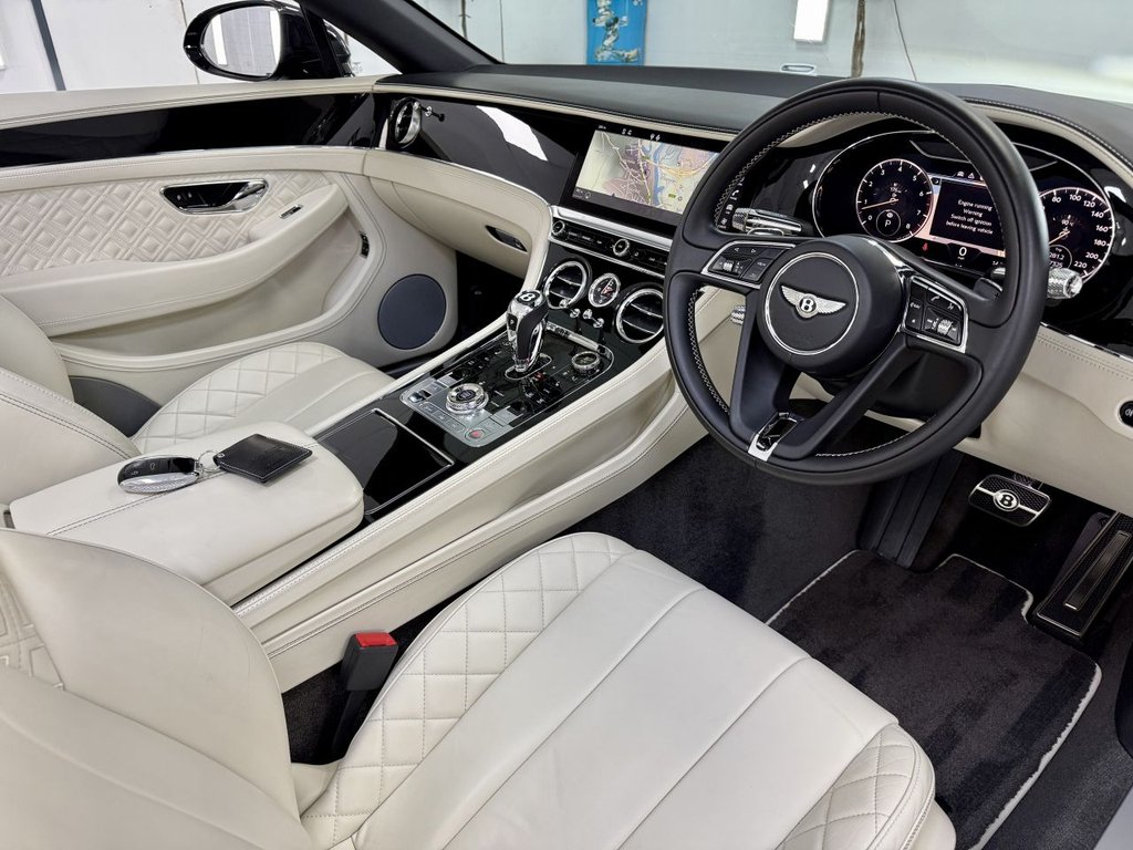 USED 2020 70 BENTLEY CONTINENTAL 6.0 W12 GTC Convertible 2dr Petrol Auto 4WD Euro 6 (635 ps) 