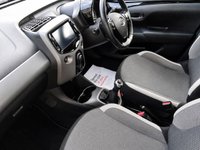 USED 2021 70 TOYOTA AYGO 1.0 VVT-i x-play Hatchback 5dr Petrol Manual Euro 6 (Safety Sense) (71 ps) ULEZ COMPLIANT, 15 inch Alloys, Bluetooth, Air Conditioning, Reversing Camera, Free RAC Warranty and Free 1Yr RAC Recovery package.